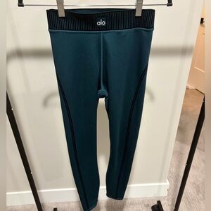 ALO Yoga Airlift High Waist 7/8 Line Up Legging - Midnight Green